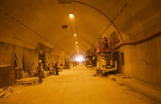 Gdańsk: Zaawansowane prace drogowe w tunelu pod Martwą Wisłą