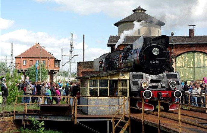Jaka przyszłość parowozowni w Gnieźnie? PKP SA pyta mieszkańców