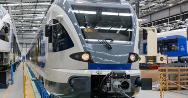 Pierwsze z 15 Flirtów dla MAV już gotowe [zdjęcia]