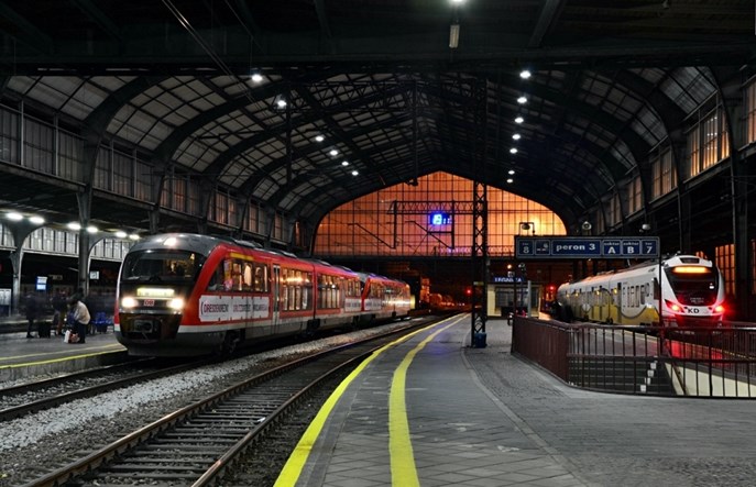 Co zrobić, by Polacy częściej jeździli koleją