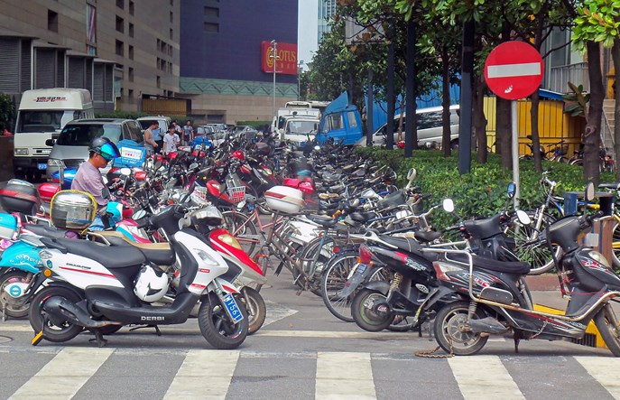 Chiny. Motocyklowa fala na Nowy Rok
