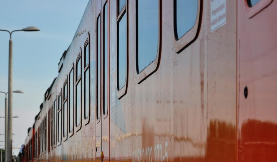 Cegielski modernizuje EN57 i chce budować wagon sterowniczy Cegielski modernizuje EN57 i chce budować wagon sterowniczy