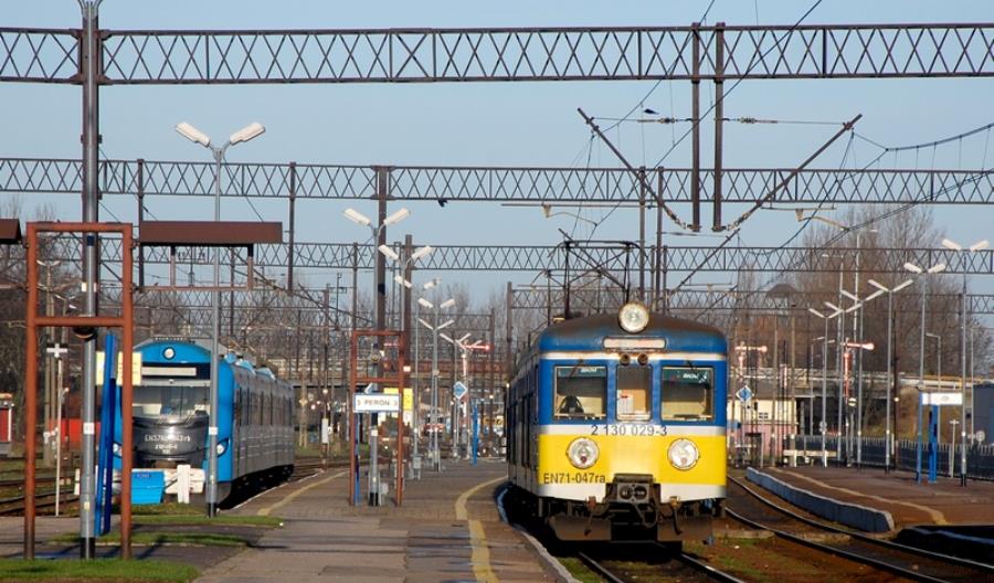 Pomorskie rozpisuje przetarg na przewozy i w trybie pilnym tnie połączenia Pomorskie rozpisuje przetarg na przewozy i w trybie pilnym tnie połączenia