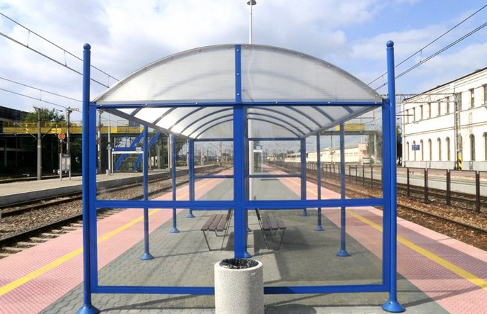 PLK przygotowuje wytyczne dotyczące wiat na peronach