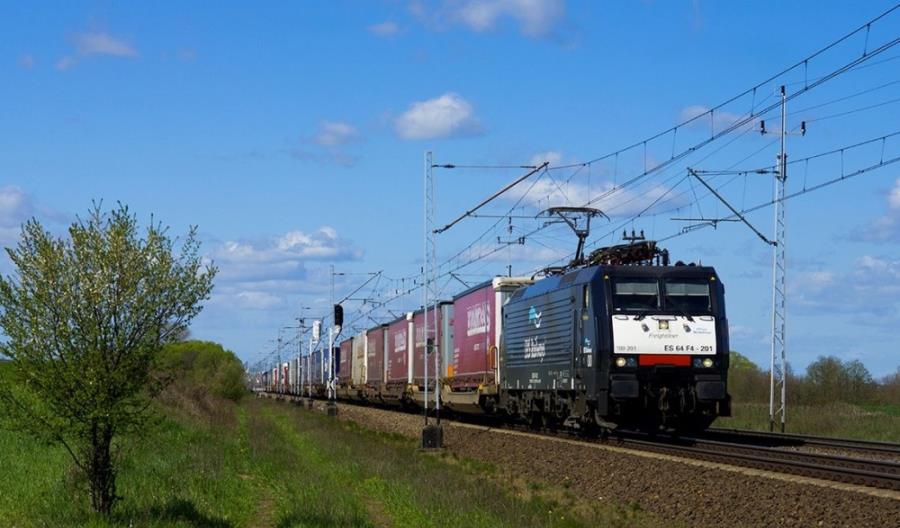 Kowalczyk: Transport drogowy rośnie kosztem kolei Kowalczyk: Transport drogowy rośnie kosztem kolei