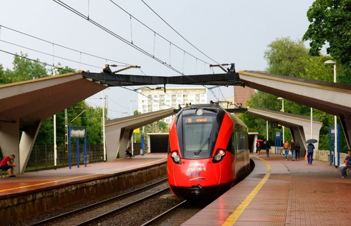 Pociągi SKM Warszawa naprawią Przewozy Regionalne