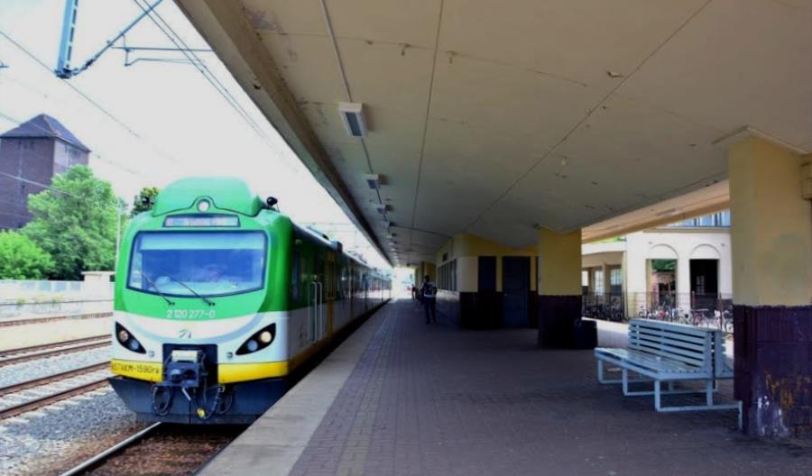 Linia kolejowa do Grodziska przez rok bez pociągów. Kolejarze wybrali wariant Linia kolejowa do Grodziska przez rok bez pociągów. Kolejarze wybrali wariant
