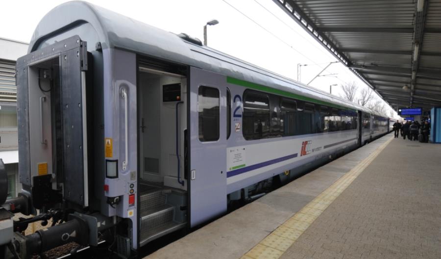 Na TLK Rataj z Warszawy do Trójmiasta zabrakło pieniędzy i wagonów Na TLK Rataj z Warszawy do Trójmiasta zabrakło pieniędzy i wagonów