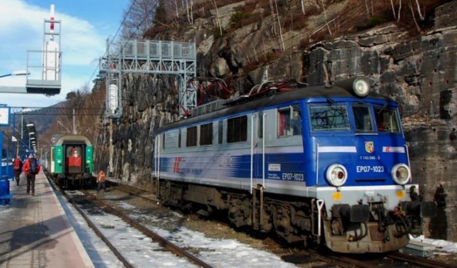 PKP Intercity kończy przetarg na naprawę lokomotyw PKP Intercity kończy przetarg na naprawę lokomotyw