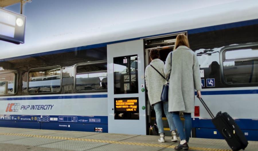 PKP Intercity ma już 15 lat PKP Intercity ma już 15 lat