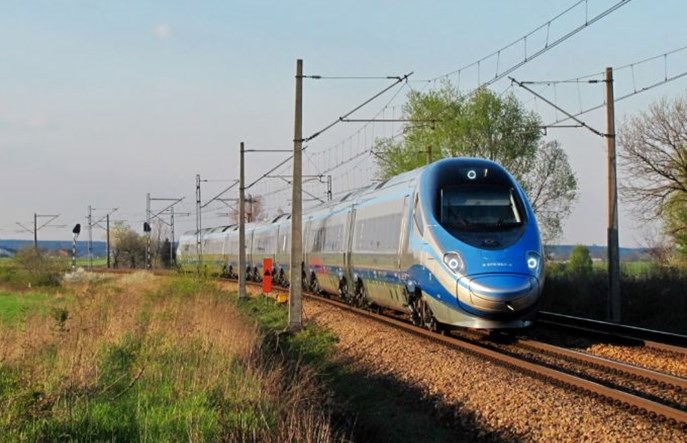 Pendolino musi co chwilę zwalniać. Przez ETCS