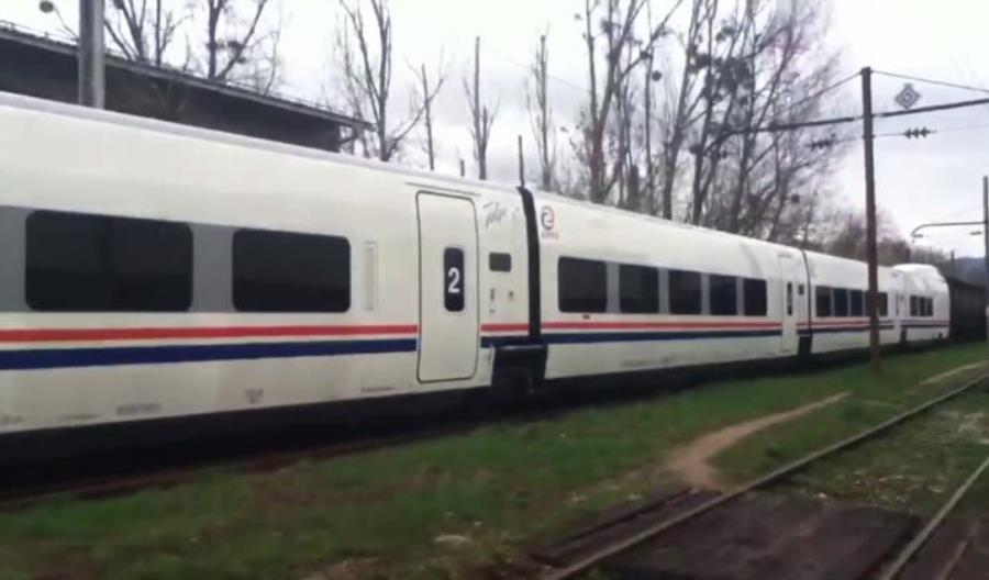 Hiszpańskie wagony Talgo na testach w Indiach Hiszpańskie wagony Talgo na testach w Indiach