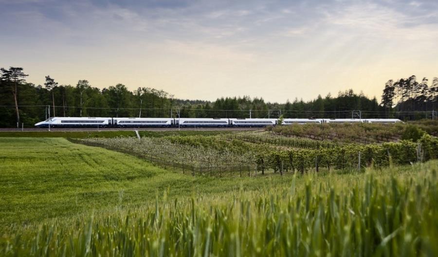 7,9 mln pasażerów. Dobre wakacje PKP Intercity 7,9 mln pasażerów. Dobre wakacje PKP Intercity