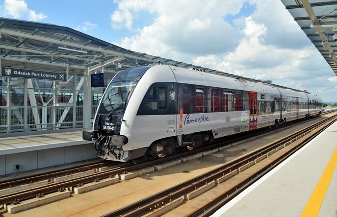 Pociągi SKM na linii PKM do Kartuz pełne pasażerów. Gorzej z pozostałymi