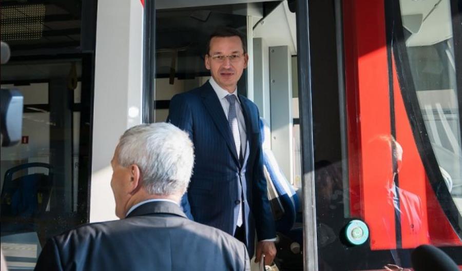 Morawiecki: Nowy tabor zamiast modernizacji Morawiecki: Nowy tabor zamiast modernizacji