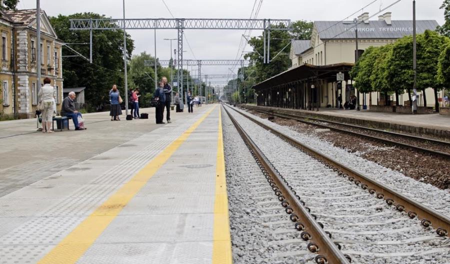 PLK z umową na remont zabytkowej wiaty w Piotrkowie Trybunalskim PLK z umową na remont zabytkowej wiaty w Piotrkowie Trybunalskim