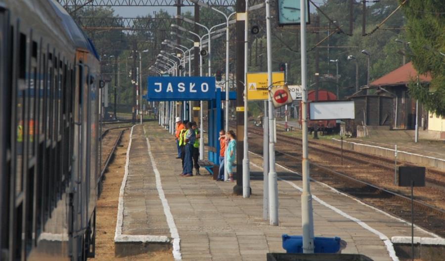 PLK zapowiadają dalsze prace na linii 106. Jeżdżą po niej 3 pociągi Regio PLK zapowiadają dalsze prace na linii 106. Jeżdżą po niej 3 pociągi Regio
