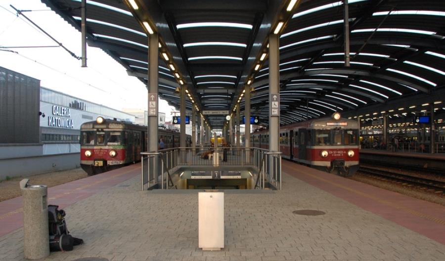 Do kolei miejskiej na Śląsku i w Zagłębiu wciąż bardzo daleko Do kolei miejskiej na Śląsku i w Zagłębiu wciąż bardzo daleko