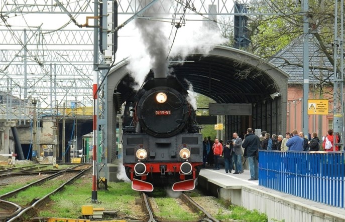 Parowozy znów w regularnym ruchu. Tylko kiedy?