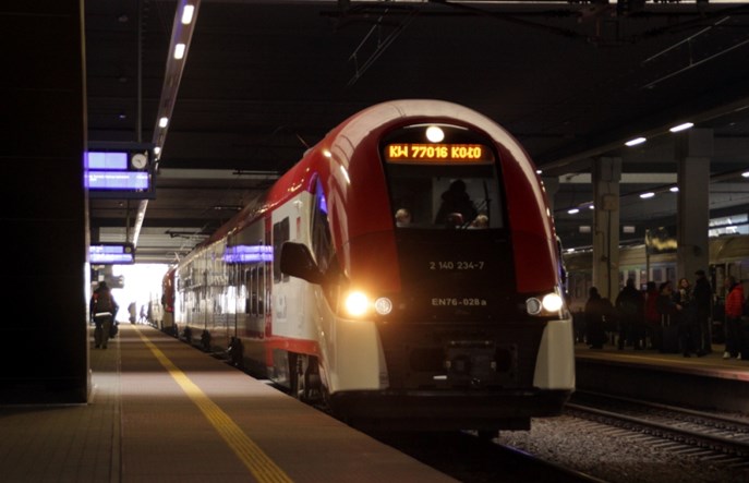 KW: Prawie sto autobusów zastępczych na E20