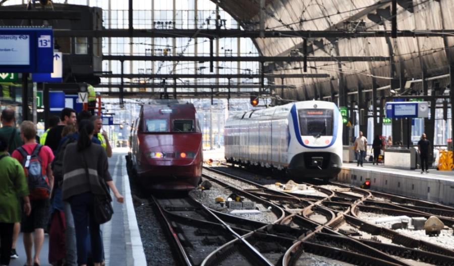 Wracają kontrole dokumentów na pokładach pociągów Thalys i Eurostar Wracają kontrole dokumentów na pokładach pociągów Thalys i Eurostar