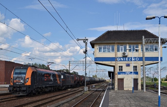 Prace oddzielnie na dwóch torach między Wrześnią a Gnieznem 