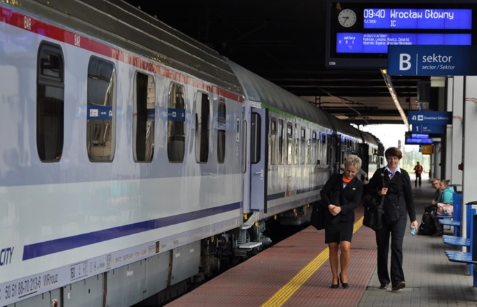 Wagony restauracyjne powoli wracają do ekspresów