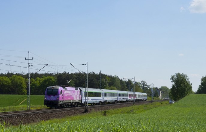 Dlaczego PKP Intercity nie chce kupować lokomotyw na 200 km/h?