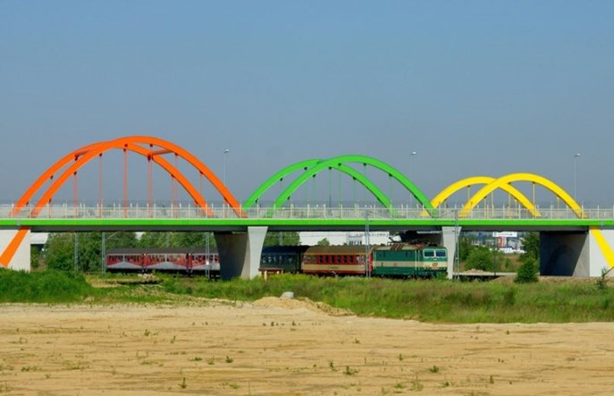 Objazd linii E20 – będzie dłuższy czas przejazdu i mniej pociągów