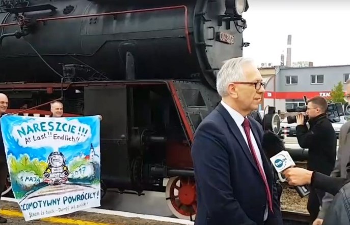 Parowozy powróciły do planowych przewozów [film]