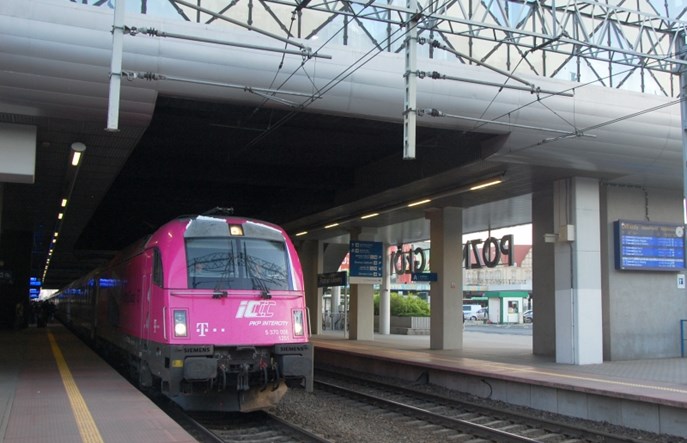 Modernizacja linii Warszawa – Poznań. Pociągi podrożeją, bo trasa się wydłuży [aktualizacja]