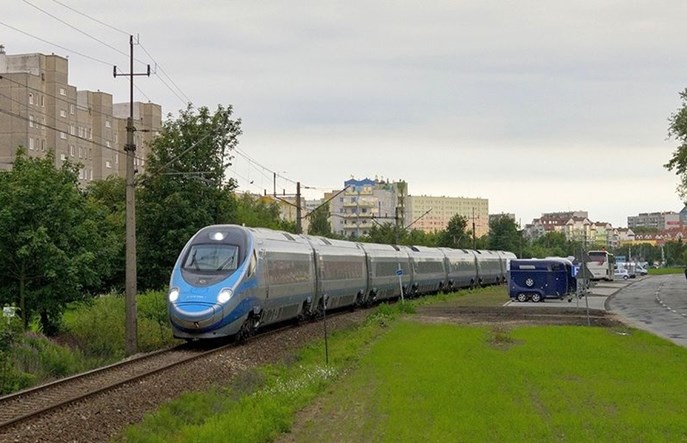 Intercity zmienia zdanie. Jednak chce zatrzymać Pendolino w Łodzi