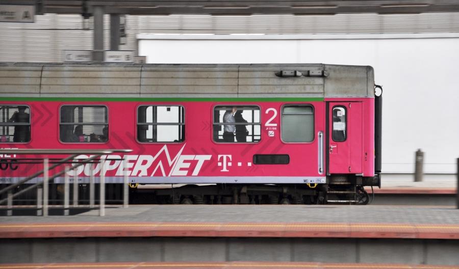 PKP Intercity już bez oklejonych okien i drzwi PKP Intercity już bez oklejonych okien i drzwi