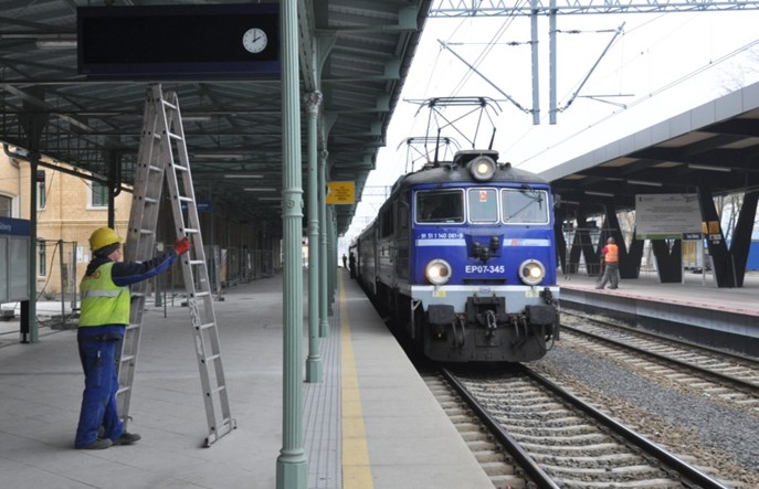 Pociągi Warszawa – Bydgoszcz pojadą jeszcze dłużej