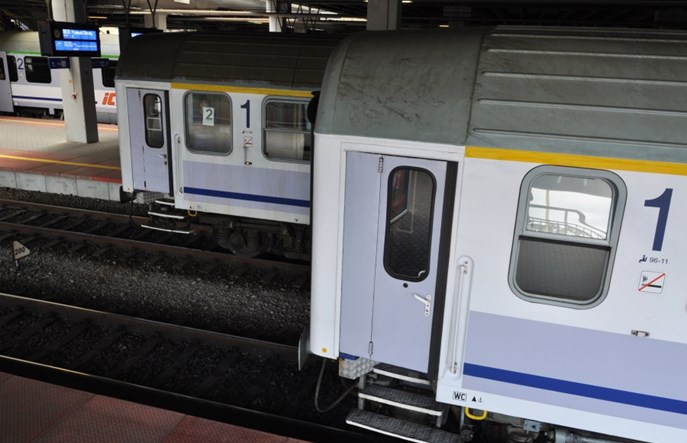 Opóźnienia pociągów z Warszawy do Lublina i Poznania doskwierają pasażerom