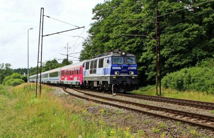 Trzech chętnych na naprawy EP09. Olkol prawie dwukrotnie tańszy niż Pesa i Newag