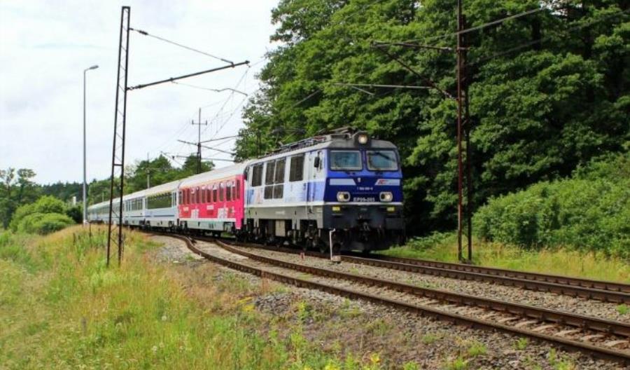 Trzech chętnych na naprawy EP09. Olkol prawie dwukrotnie tańszy niż Pesa i Newag Trzech chętnych na naprawy EP09. Olkol prawie dwukrotnie tańszy niż Pesa i Newag