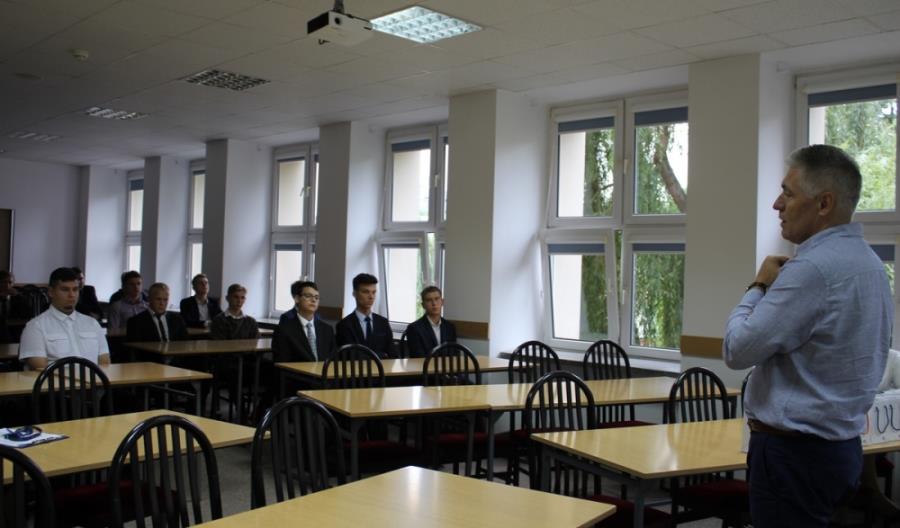 Koleje Mazowieckie inwestują w uczniów klas kolejowych Koleje Mazowieckie inwestują w uczniów klas kolejowych