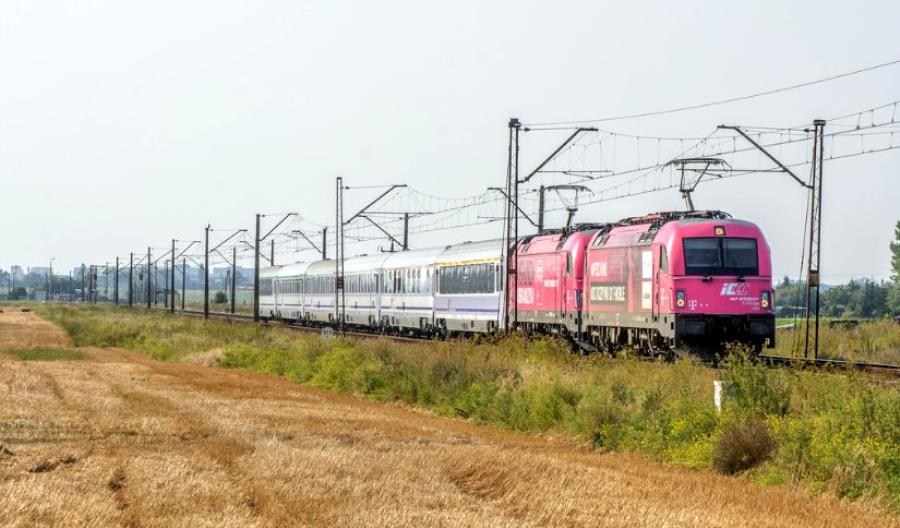 UTK: Przewozy pasażerskie przekroczą w tym roku próg 300 milionów osób UTK: Przewozy pasażerskie przekroczą w tym roku próg 300 milionów osób