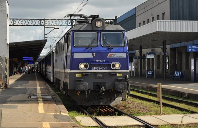 Nieco szybciej pociągiem między Warszawą a Poznaniem