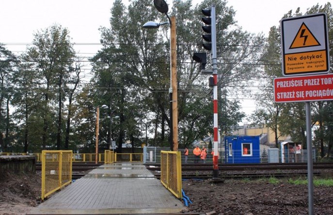 Pruszków z przejściem przez tory 
