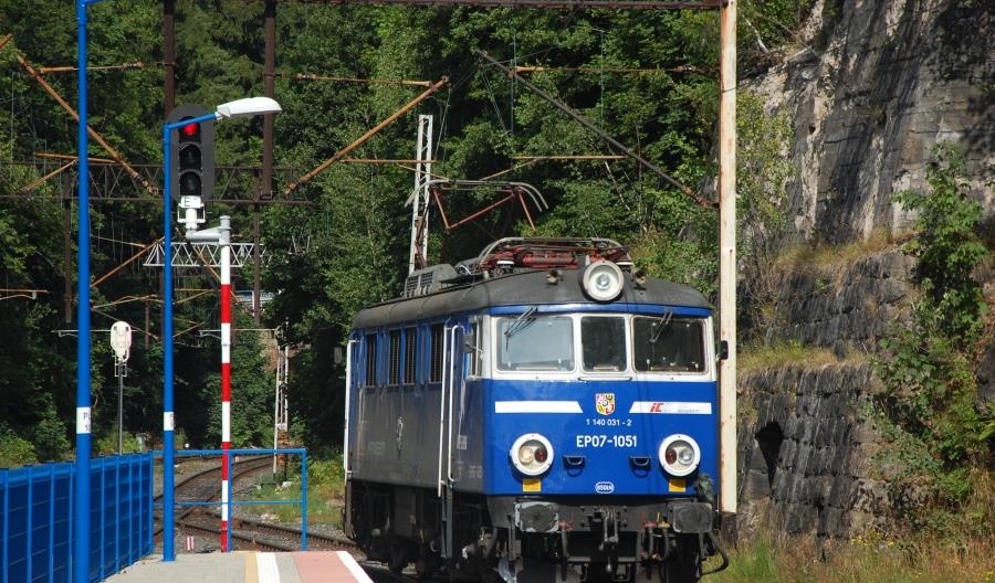 PKP Intercity chce sprawdzić ile prądu pobierają lokomotywy i ezt PKP Intercity chce sprawdzić ile prądu pobierają lokomotywy i ezt