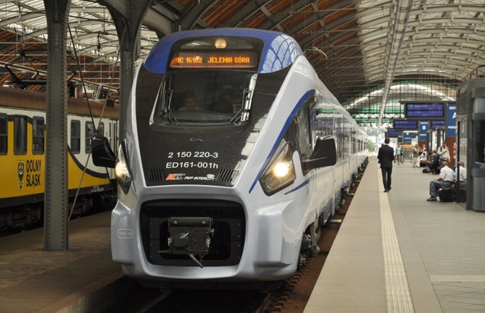 Sześć par pociągów PKP Intercity między Wrocławiem a Jelenią Górą od grudnia 2017