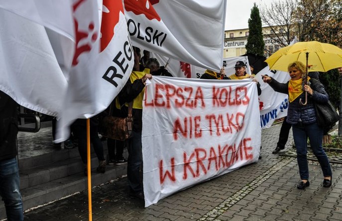 Małopolscy związkowcy spierają się z marszałkiem o lepszą kolej