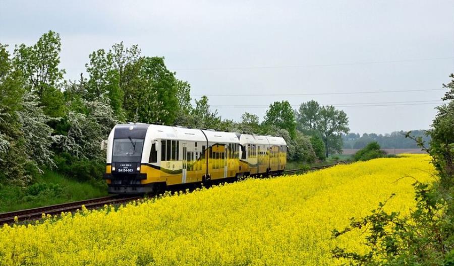 Prace torowe na moście utrudnią ruch pociągów KD Prace torowe na moście utrudnią ruch pociągów KD