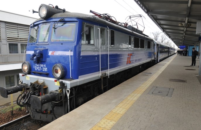 PLK naprawi tor w Warszawie. Część pociągów tylko do Warszawy Wschodniej