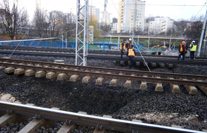 Podmycie torów przy stacji Gdynia Główna. Udrożniono część torów dalekobieżnych [aktualizacja]