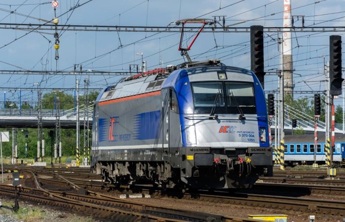 PKP IC: Przetarg na ezety i wybór dostawcy lokomotyw jeszcze w tym roku