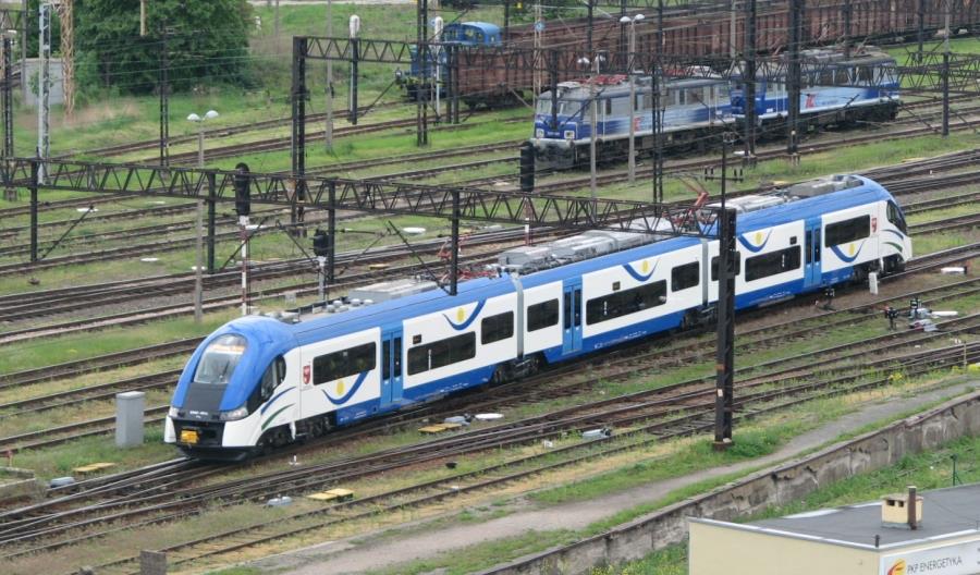 Kolejowy rok 2018 na Warmii i Mazurach: Pojawią się 3 zmodernizowane EN57 Kolejowy rok 2018 na Warmii i Mazurach: Pojawią się 3 zmodernizowane EN57