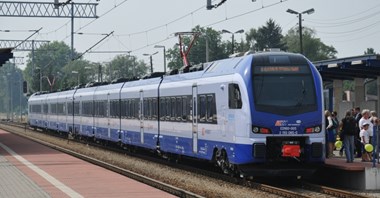 Zmiany w przetargu na 12 ezt dla PKP Intercity na wniosek Stadlera